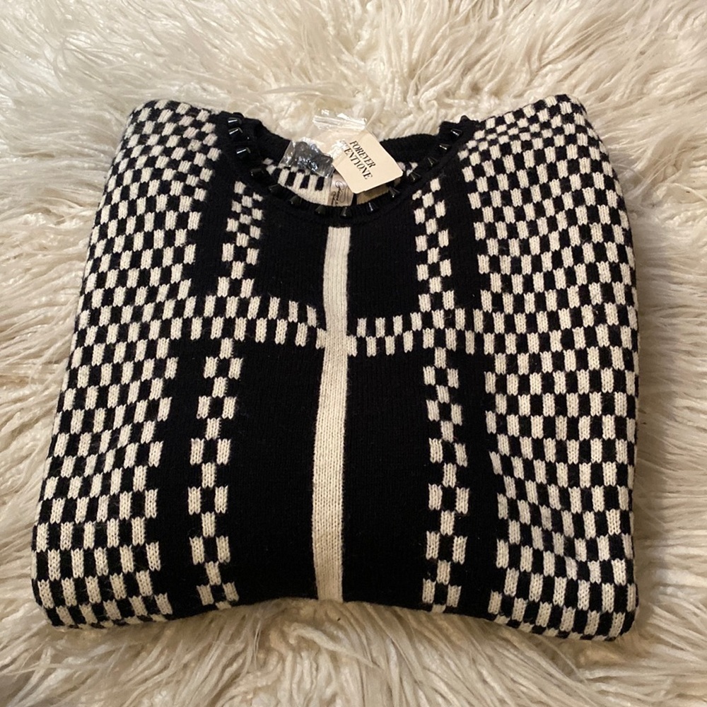 NWT FOREVER 21 SPIKE COLLAR SWEATER